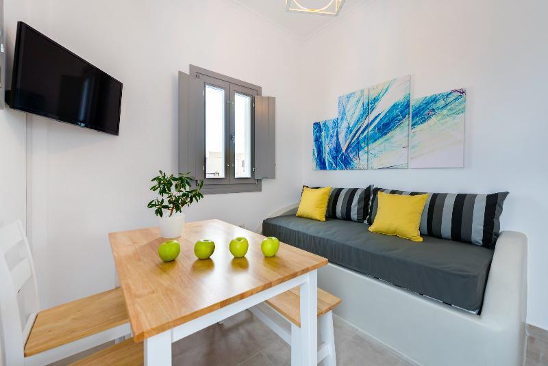 White Harmony Suites Megalochori  Ngoại thất bức ảnh